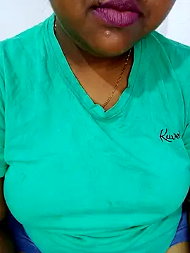 Snapshot of Sexy--queen1 chatting on 11/09/25, 04:16 Sexy--queen1 online show from 11/09/25, 04:16