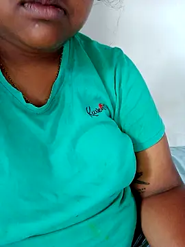 Snapshot of Sexy--queen1 chatting on 11/14/25, 01:59 Sexy--queen1 online show from 11/14/25, 01:59