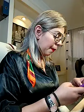 Snapshot of Cata_Office-12 chatting on 12/02/24, 01:57 Cata Office-12 online show from 12/02/24, 01:57