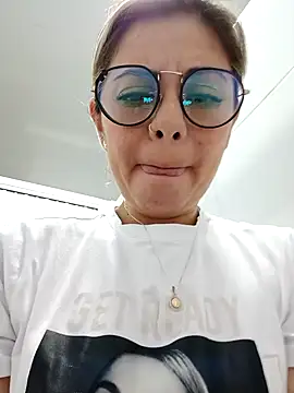 Snapshot of Cata_Office-12 chatting on 12/03/24, 11:57 Cata Office-12 online show from 12/03/24, 11:57