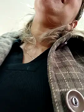 Snapshot of Cata_Office-12 chatting on 12/05/24, 03:39 Cata Office-12 online show from 12/05/24, 03:39