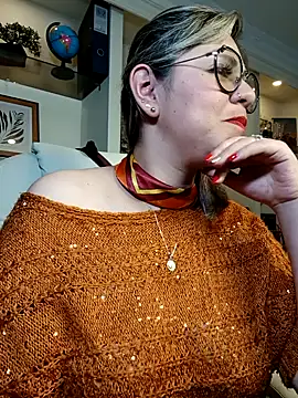 Snapshot of Cata_Office-12 chatting on 12/09/24, 05:08 Cata Office-12 online show from 12/09/24, 05:08