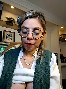 Snapshot of Cata_Office-12 chatting on 12/10/24, 08:05 Cata Office-12 online show from 12/10/24, 08:05