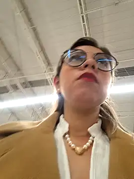 Snapshot of Cata_Office-12 chatting on 12/10/24, 11:08 Cata Office-12 online show from 12/10/24, 11:08