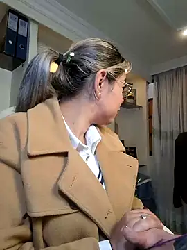 Snapshot of Cata_Office-12 chatting on 12/23/24, 03:55 Cata Office-12 online show from 12/23/24, 03:55