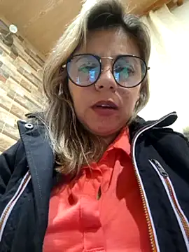 Snapshot of Cata_Office-12 chatting on 12/26/24, 11:57 Cata Office-12 online show from 12/26/24, 11:57