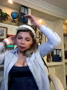 Snapshot of Cata_Office-12 chatting on 12/28/24, 06:18 Cata Office-12 online show from 12/28/24, 06:18