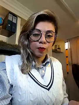 Snapshot of Cata_Office-12 chatting on 01/07/25, 03:33 Cata Office-12 online show from 01/07/25, 03:33