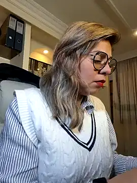 Snapshot of Cata_Office-12 chatting on 01/07/25, 07:17 Cata Office-12 online show from 01/07/25, 07:17