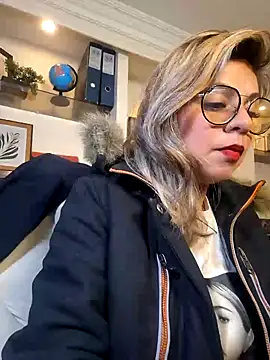 Snapshot of Cata_Office-12 chatting on 01/08/25, 07:56 Cata Office-12 online show from 01/08/25, 07:56