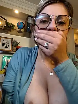 Snapshot of Cata_Office-12 chatting on 01/09/25, 02:51 Cata Office-12 online show from 01/09/25, 02:51