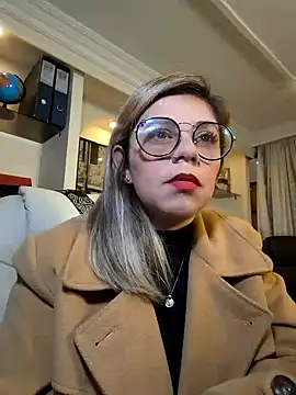 Snapshot of Cata_Office-12 chatting on 01/10/25, 08:37 Cata Office-12 online show from 01/10/25, 08:37