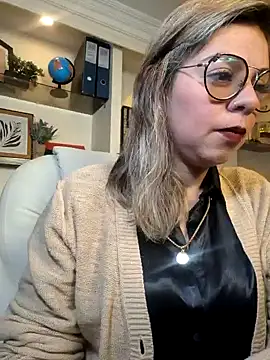 Snapshot of Cata_Office-12 chatting on 01/13/25, 02:42 Cata Office-12 online show from 01/13/25, 02:42