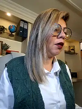 Snapshot of Cata_Office-12 chatting on 01/14/25, 02:43 Cata Office-12 online show from 01/14/25, 02:43