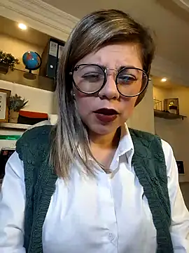 Snapshot of Cata_Office-12 chatting on 01/14/25, 07:32 Cata Office-12 online show from 01/14/25, 07:32