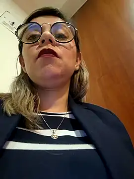 Snapshot of Cata_Office-12 chatting on 01/15/25, 07:44 Cata Office-12 online show from 01/15/25, 07:44