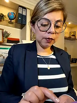 Snapshot of Cata_Office-12 chatting on 01/15/25, 10:46 Cata Office-12 online show from 01/15/25, 10:46