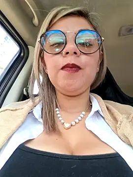 Snapshot of Cata_Office-12 chatting on 01/20/25, 05:06 Cata Office-12 online show from 01/20/25, 05:06