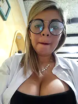 Snapshot of Cata_Office-12 chatting on 01/20/25, 08:07 Cata Office-12 online show from 01/20/25, 08:07