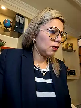 Snapshot of Cata_Office-12 chatting on 01/21/25, 02:26 Cata Office-12 online show from 01/21/25, 02:26