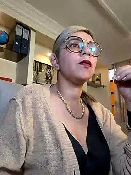 Snapshot of Cata_Office-12 chatting on 01/22/25, 04:12 Cata Office-12 online show from 01/22/25, 04:12