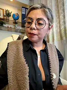 Snapshot of Cata_Office-12 chatting on 01/30/25, 05:17 Cata Office-12 online show from 01/30/25, 05:17