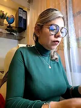 Snapshot of Cata_Office-12 chatting on 02/05/25, 03:20 Cata Office-12 online show from 02/05/25, 03:20