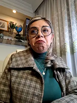 Snapshot of Cata_Office-12 chatting on 02/05/25, 07:31 Cata Office-12 online show from 02/05/25, 07:31