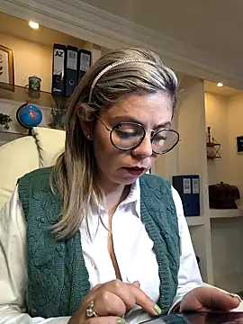 Snapshot of Cata_Office-12 chatting on 02/12/25, 03:16 Cata Office-12 online show from 02/12/25, 03:16