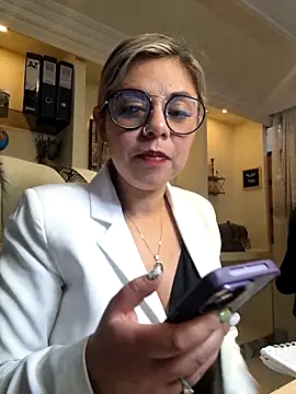 Snapshot of Cata_Office-12 chatting on 02/18/25, 03:43 Cata Office-12 online show from 02/18/25, 03:43