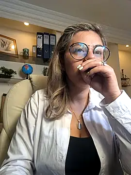 Snapshot of Cata_Office-12 chatting on 02/26/25, 08:44 Cata Office-12 online show from 02/26/25, 08:44