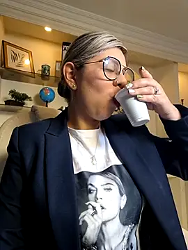 Snapshot of Cata_Office-12 chatting on 02/27/25, 02:10 Cata Office-12 online show from 02/27/25, 02:10