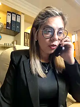 Snapshot of Cata_Office-12 chatting on 03/10/25, 02:48 Cata Office-12 online show from 03/10/25, 02:48