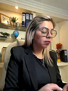 Snapshot of Cata_Office-12 chatting on 03/10/25, 05:50 Cata Office-12 online show from 03/10/25, 05:50