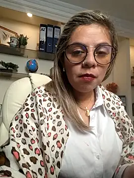 Snapshot of Cata_Office-12 chatting on 03/12/25, 07:59 Cata Office-12 online show from 03/12/25, 07:59