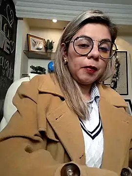 Snapshot of Cata_Office-12 chatting on 03/17/25, 08:19 Cata Office-12 online show from 03/17/25, 08:19