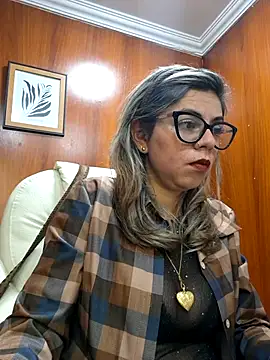 Snapshot of Cata_Office-12 chatting on 09/15/25, 03:56 Cata Office-12 online show from 09/15/25, 03:56