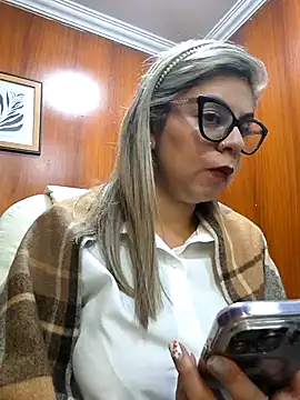 Snapshot of Cata_Office-12 chatting on 09/26/25, 08:35 Cata Office-12 online show from 09/26/25, 08:35