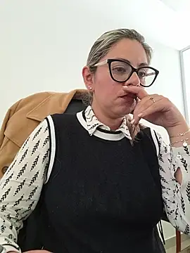 Cata Office-12 online show from 11/18/25, 08:35