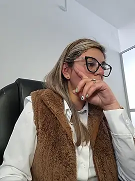 Cata Office-12 online show from 11/27/25, 04:20