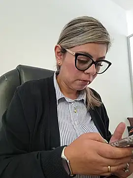 Cata Office-12 online show from 11/28/25, 04:09