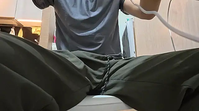 Snapshot of YunheLEE chatting on 01/15/26, 01:05 YunheLEE online show from 01/15/26, 01:05