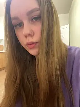 Snapshot of Marylallka5 chatting on 03/04/26, 05:02 Marylallka5 online show from 03/04/26, 05:02