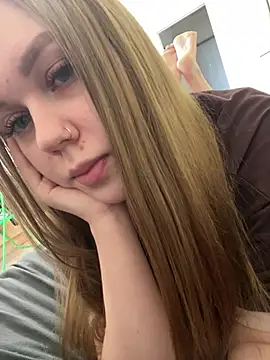 Snapshot of Marylallka5 chatting on 03/06/26, 10:01 Marylallka5 online show from 03/06/26, 10:01