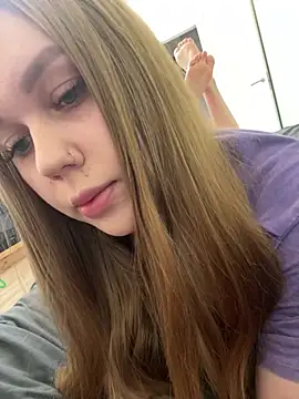 Snapshot of Marylallka5 chatting on 03/12/26, 12:11 Marylallka5 online show from 03/12/26, 12:11