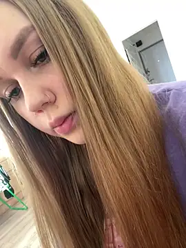 Snapshot of Marylallka5 chatting on 03/15/26, 02:12 Marylallka5 online show from 03/15/26, 02:12