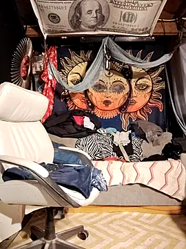 Gillygilly76 online show from 11/09/25, 06:55