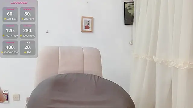 Snapshot of hhjiaxuan chatting on 03/10/25, 05:50 hhjiaxuan online show from 03/10/25, 05:50