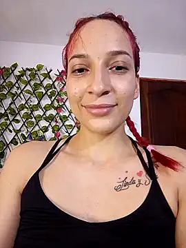 Snapshot of ValeryThunder chatting on 12/16/25, 09:42 ValeryThunder online show from 12/16/25, 09:42