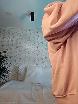 valery mora online show from 01/30/25, 02:15